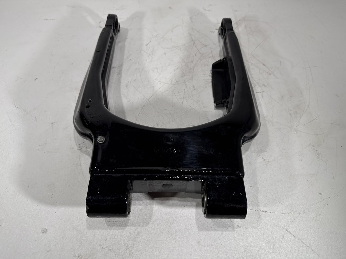 2014 Harley Electra Glide Touring Ultra OEM Rear Fork Swingarm Swing Arm