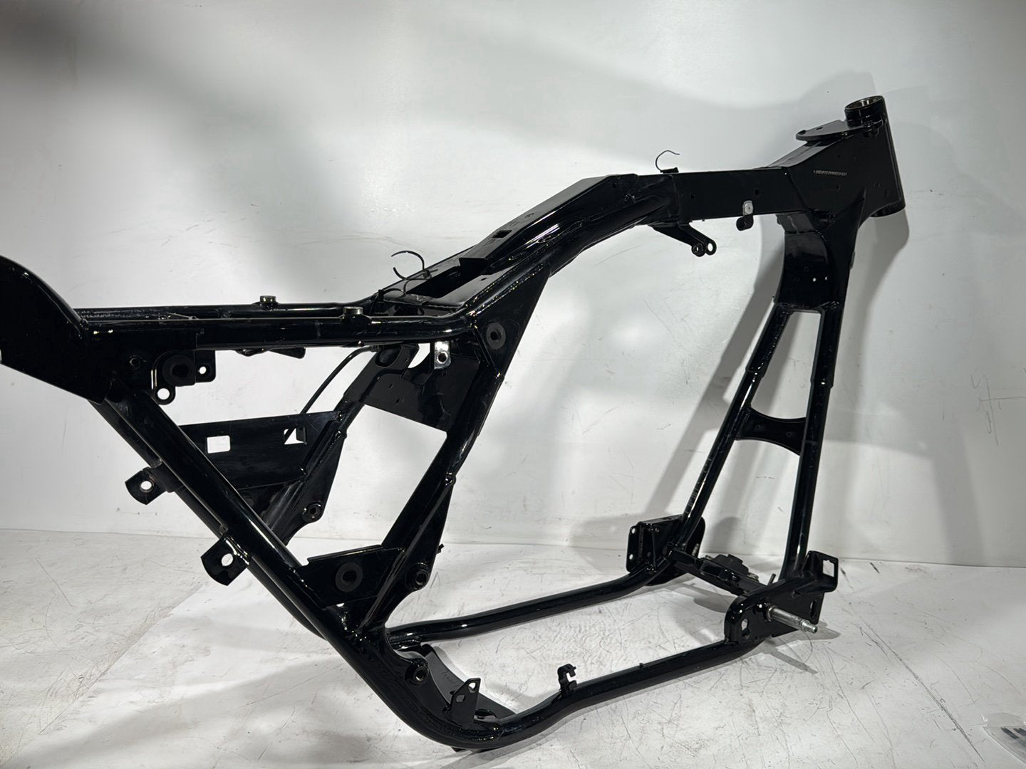 2005 Harley Electra Glide Touring Ultra FLHTCUI OEM Body Main Frame Chassis SLVG