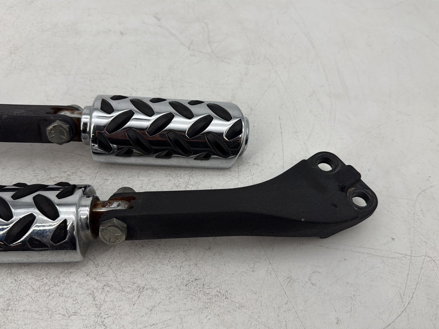 1999 - 2006 Harley-Davidson Dyna Super Glide Passenger Left & Right Foot Pegs 49224-06