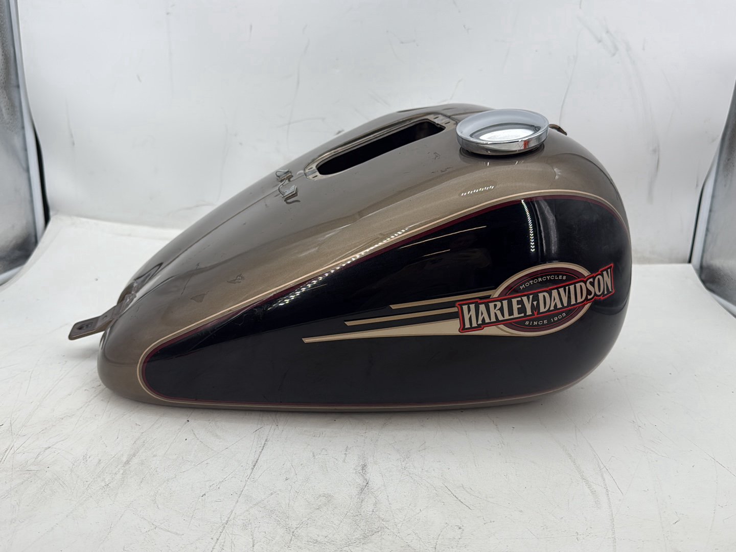 2005 Harley Heritage Softail Classic OEM Fuel Gas Tank Gasoline Reservoir DENTED