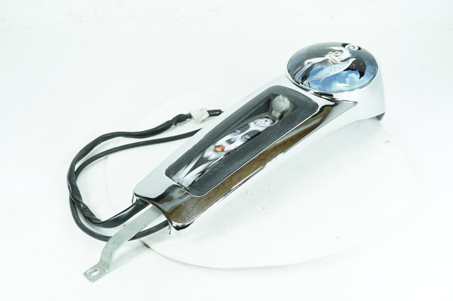 2007 - 2012 Harley-Davidson Touring Electra Glide Ultra Fuel Gas Tank Dash Console NOKey  	61270-08