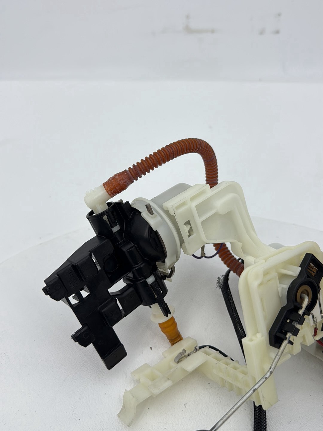 2007 - 2012 Harley-Davidson Dyna Super Glide Gas Gasoline Fuel Petrol Pump Sending 75243-04B