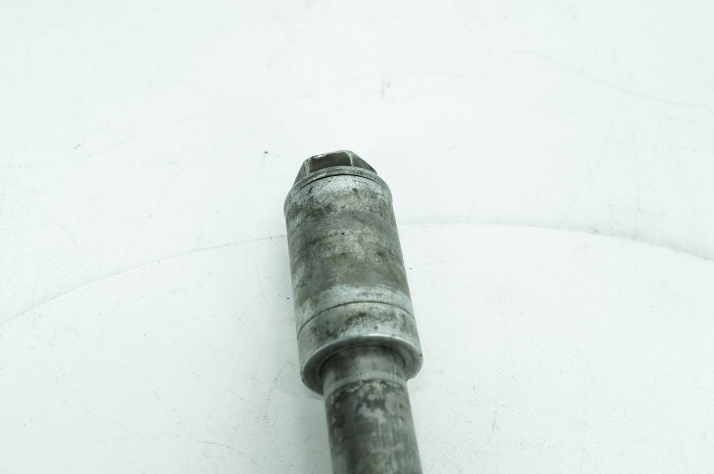 2007 - 2016 Harley-Davidson Dyna Super Glide Rear Wheel Axle Bolt Shaft 41114-06