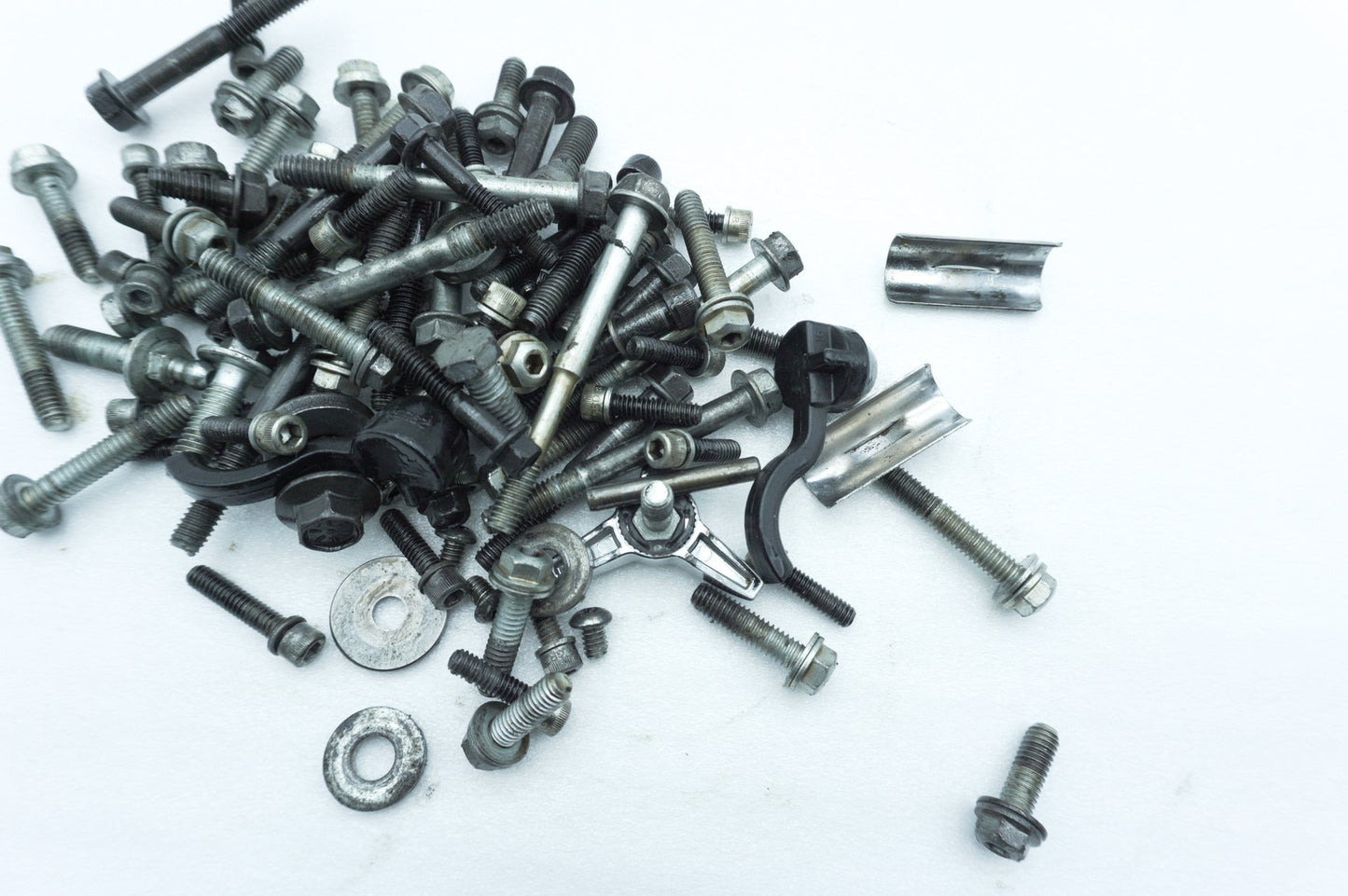 2007 - 2011 Harley-Davidson Touring Street Glide Engine Motor Hardware Bolts Brackets Bushing