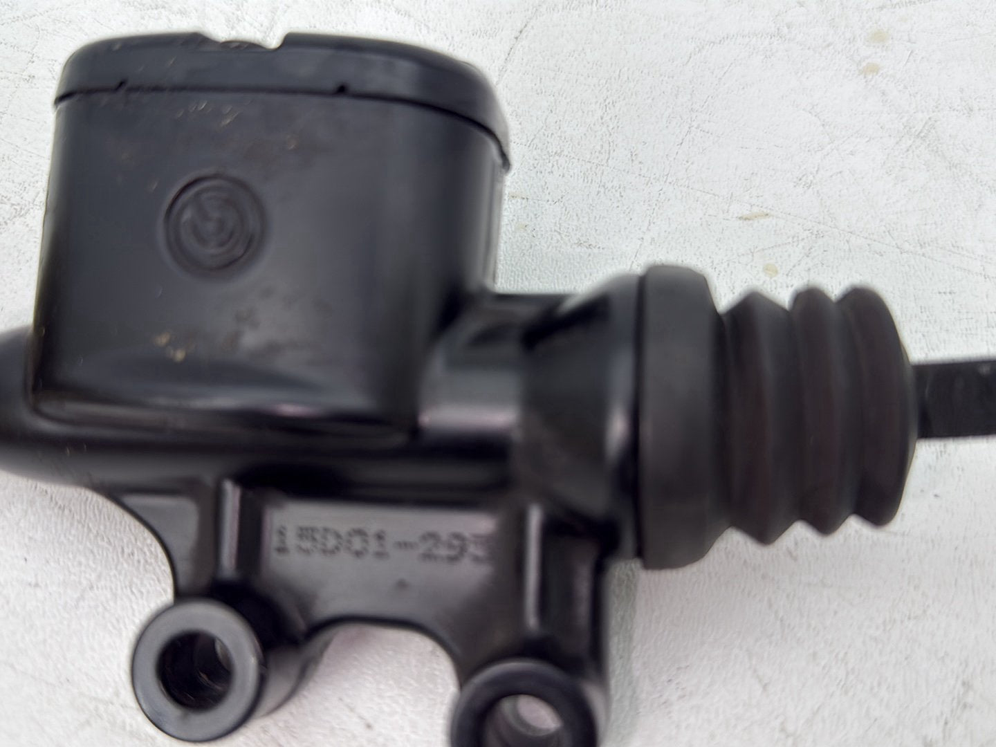 2015 Harley Touring FLHXS Street Glide OEM Rear Brake Master Cylinder Reservoir