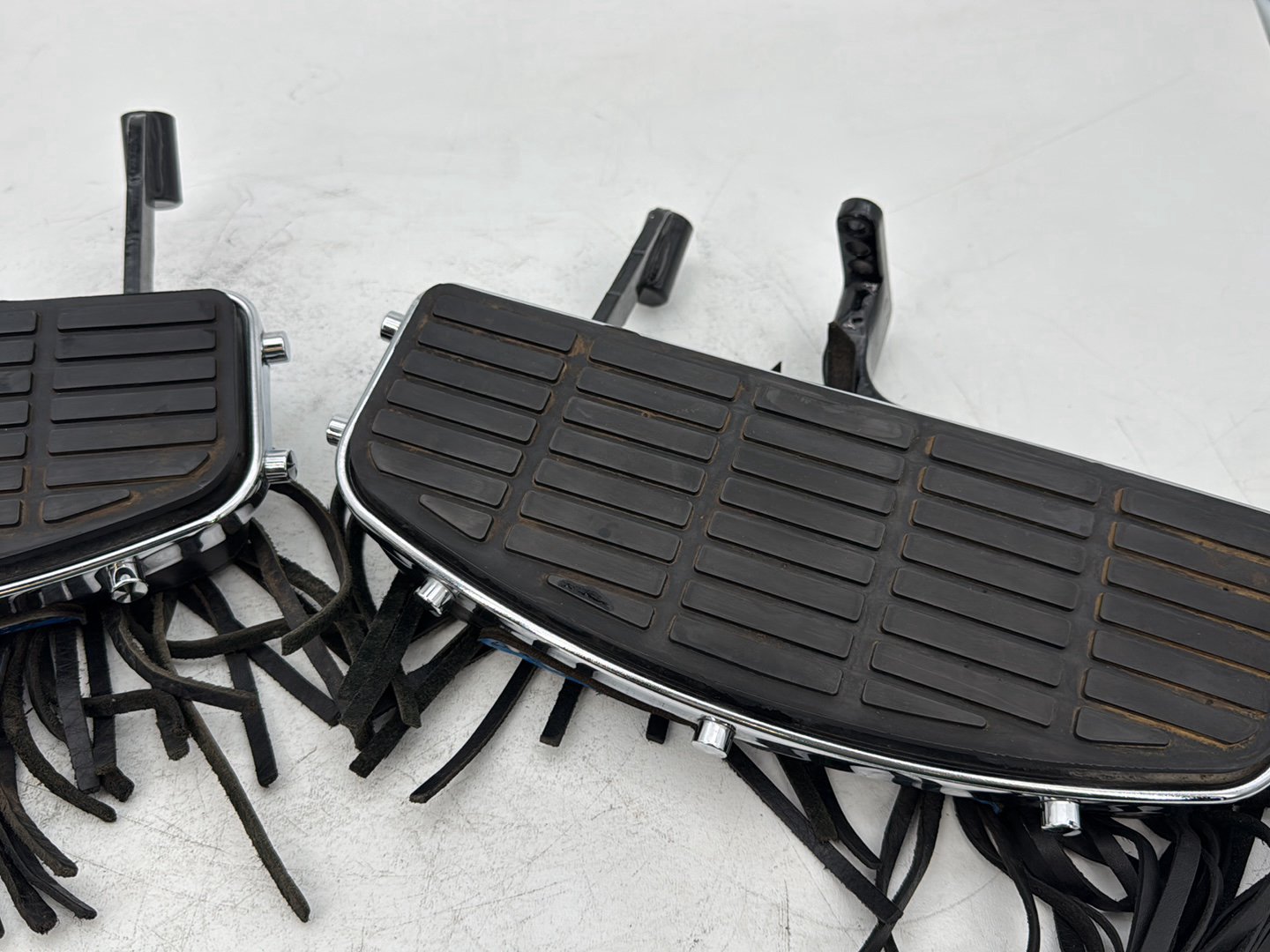 1999 - 2006 Harley-Davidson Touring Electra Glide Classic Left Right Driver Floorboard Foot Rest 50621-79A