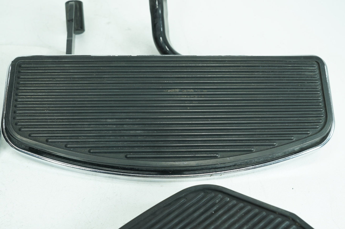 2007 - 2011 Harley-Davidson Touring Road King Classic Left Right Driver & Pass Floorboard Foot Rest 50621-06