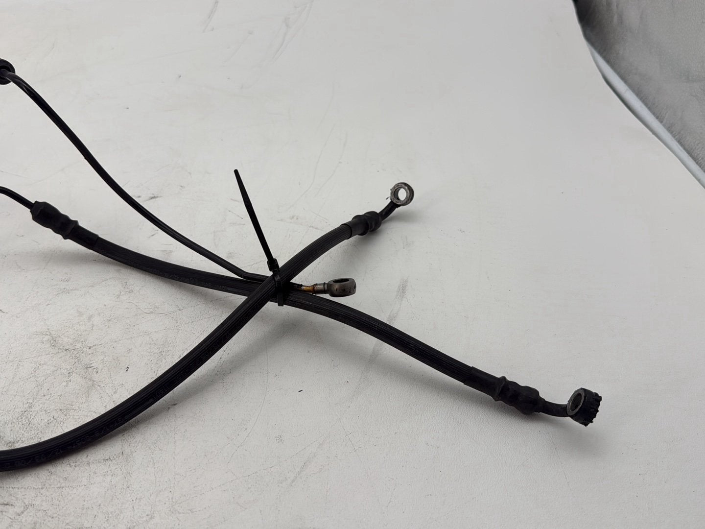2007 Harley Touring FLHTP Electra Glide Police OEM Front Brake Hose Line Pipe
