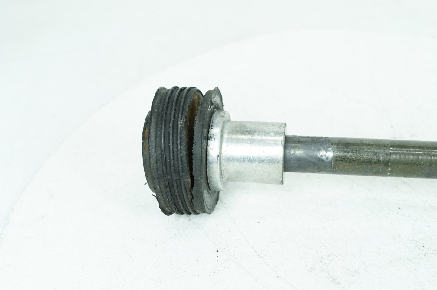 1999 - 2006 Harley-Davidson Touring Street Glide Rear Fork Swingarm Pivot Bolt Shaft 47505-02