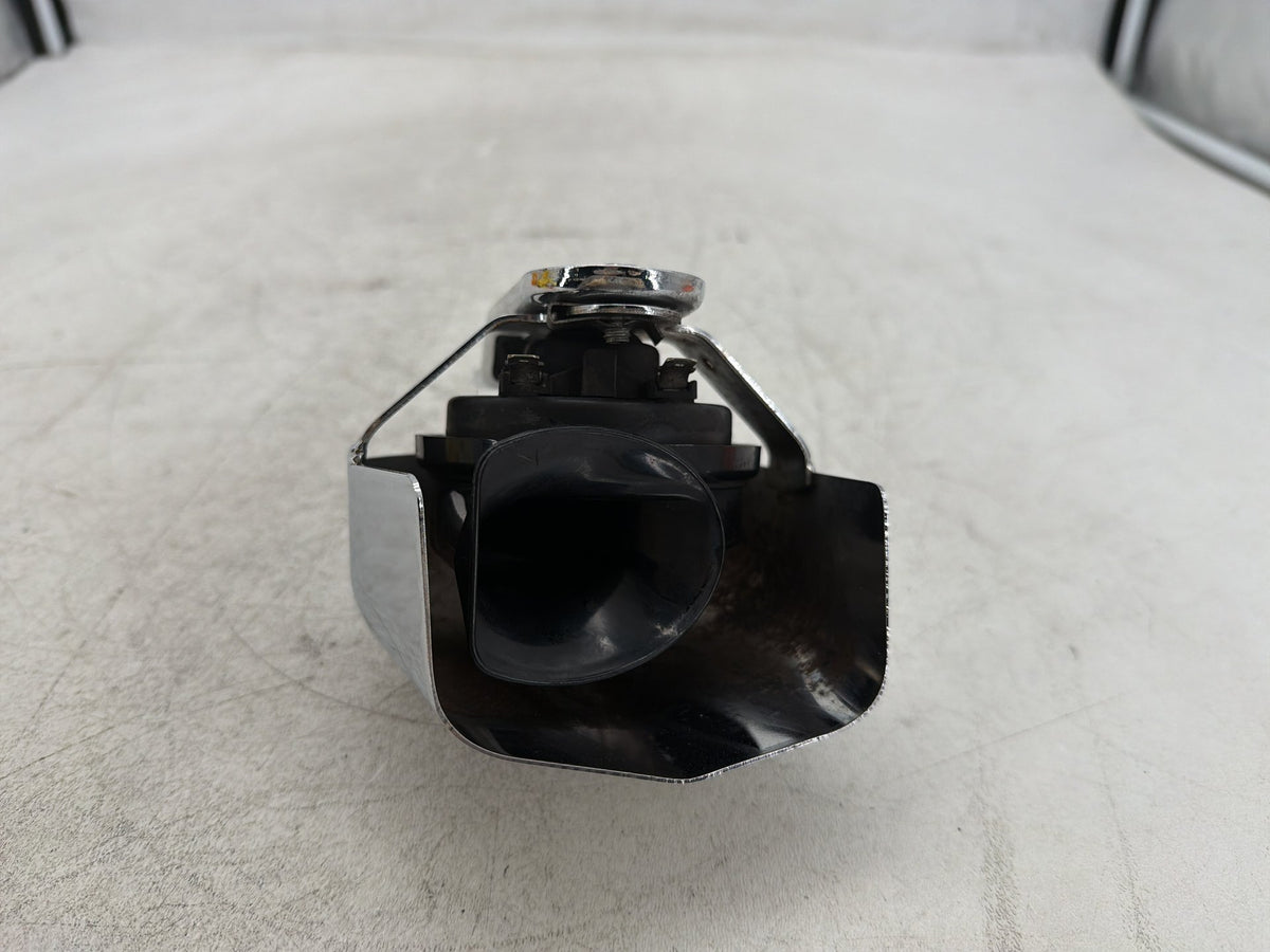 2004 Harley Electra Glide Touring Ultra OEM Horn Signal Klaxon Chrome Cover