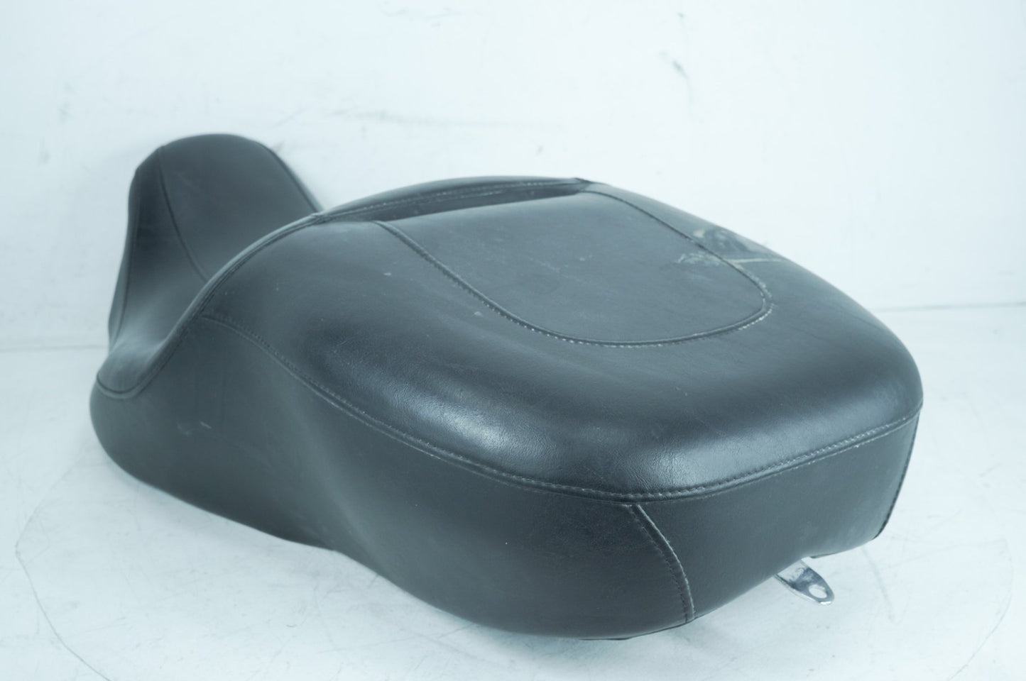 2007 - 2011 Harley-Davidson Touring Electra Ultra Passenger Rider Driver Seat Saddle 52164-10