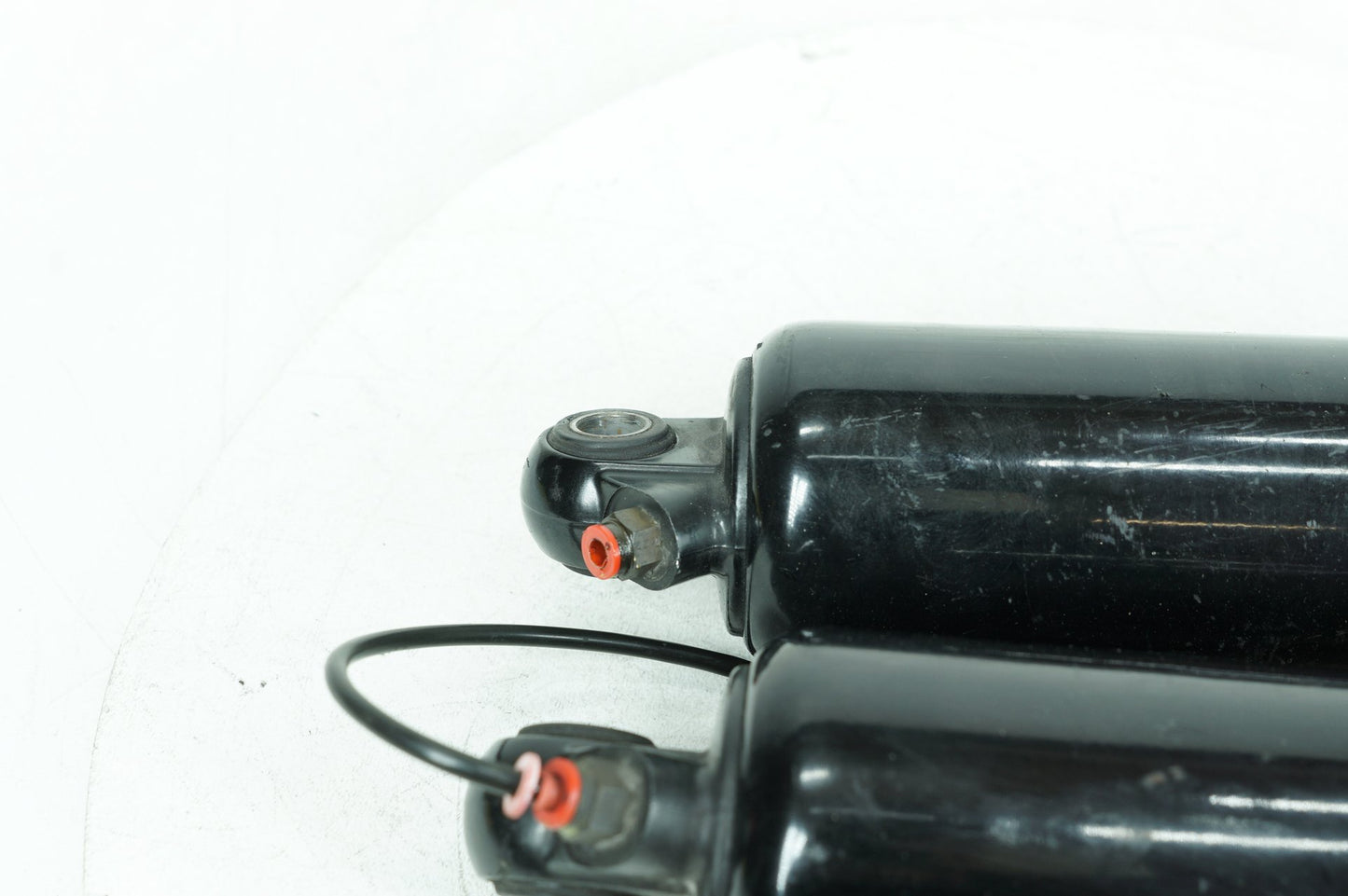 2007 - 2012 Harley-Davidson Touring Street Glide Rear Left Right Shock Absorbers   54662-02A
