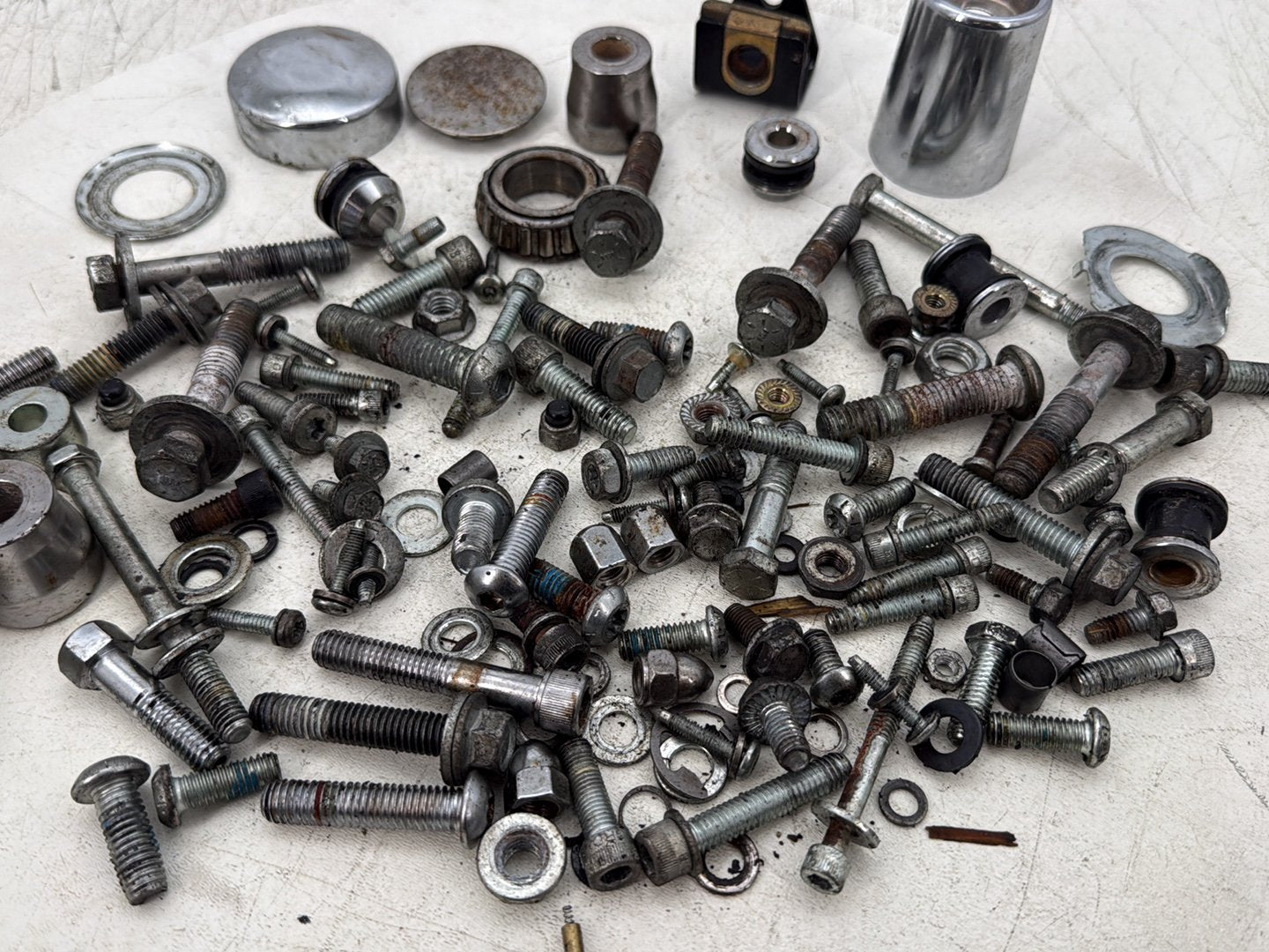 2007 Harley Dyna Street Bob FXDBI OEM Hardware Bolts Nuts & Brackets