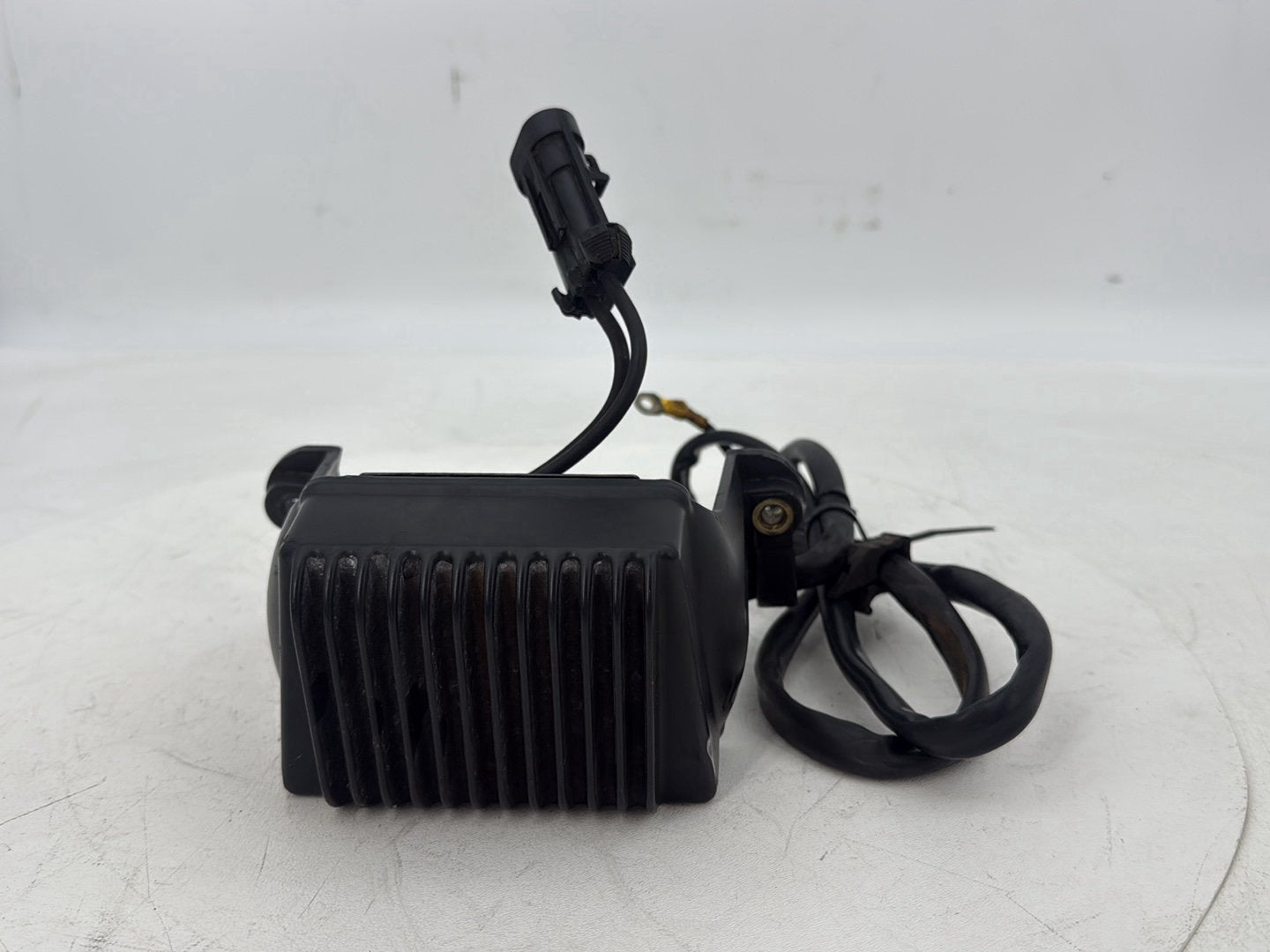 1999 - 2006 Harley-Davidson Touring Electra Glide Voltage Regulator Rectifier  74505-02