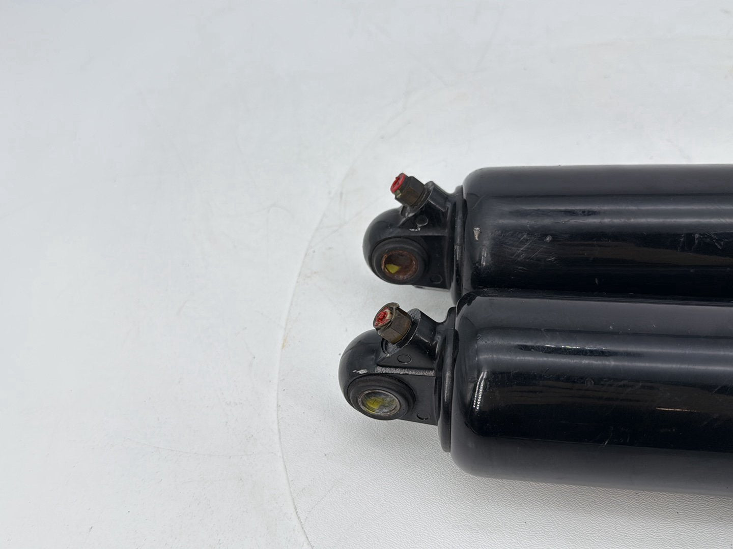 1999 - 2006 Harley-Davidson Touring Electra Glide Rear Left Right Shock Absorbers 54565-97C