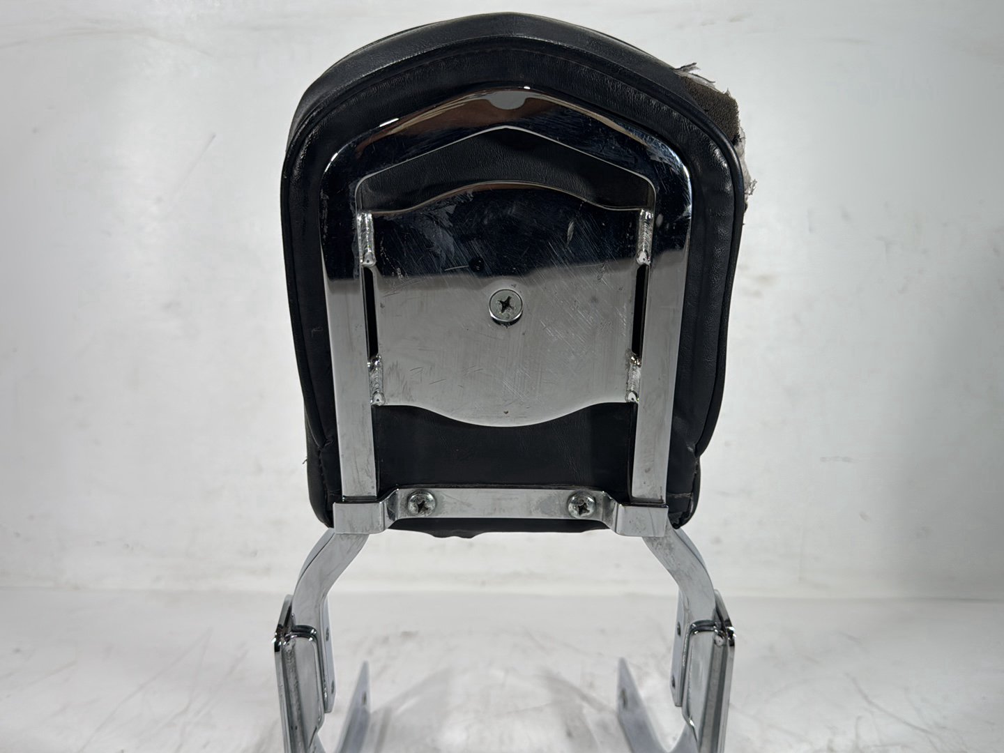2003 Harley Dyna Wide Glide FXDWG OEM Rear Sissy Bar w/ Backrest Cushion Pad