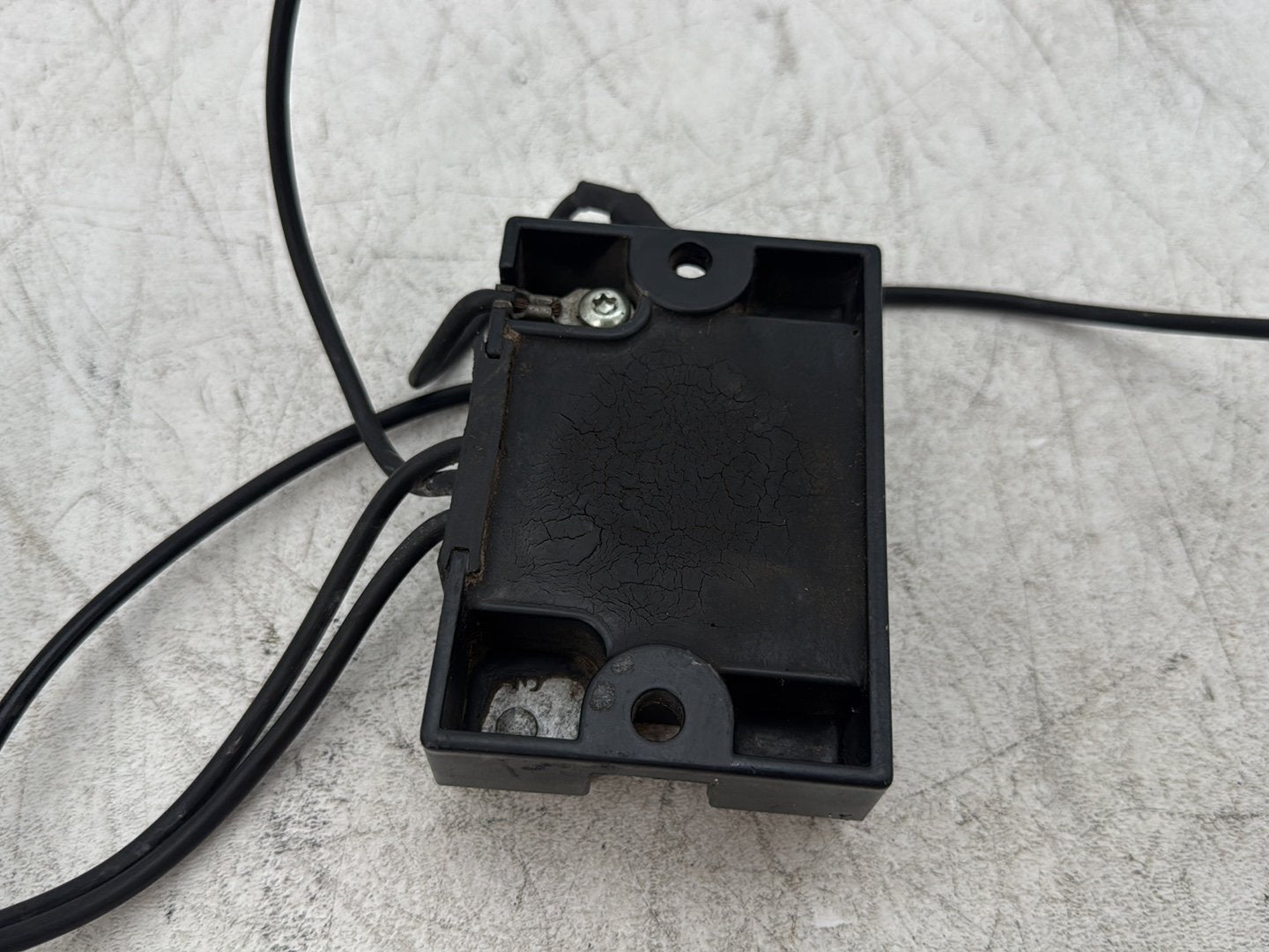 2003 Harley Dyna Wide Glide FXDWG OEM Voltage Regulator Rectifier