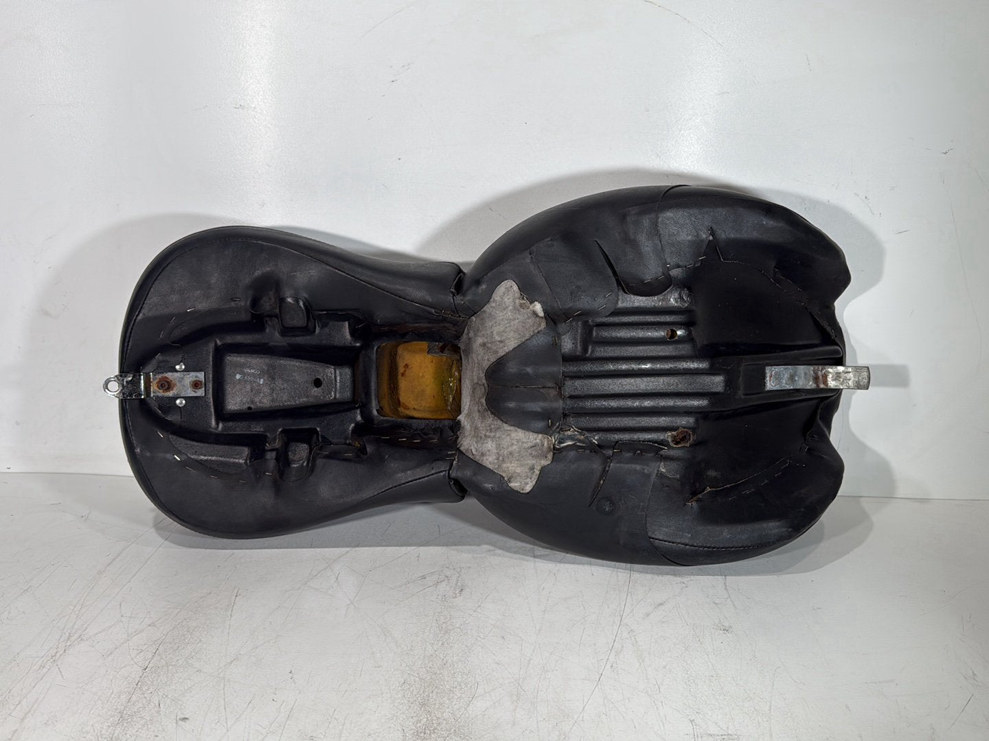 1999 - 2006 Harley-Davidson Touring Road King Police Passenger Rider Driver Seat Saddle 52949-97A
