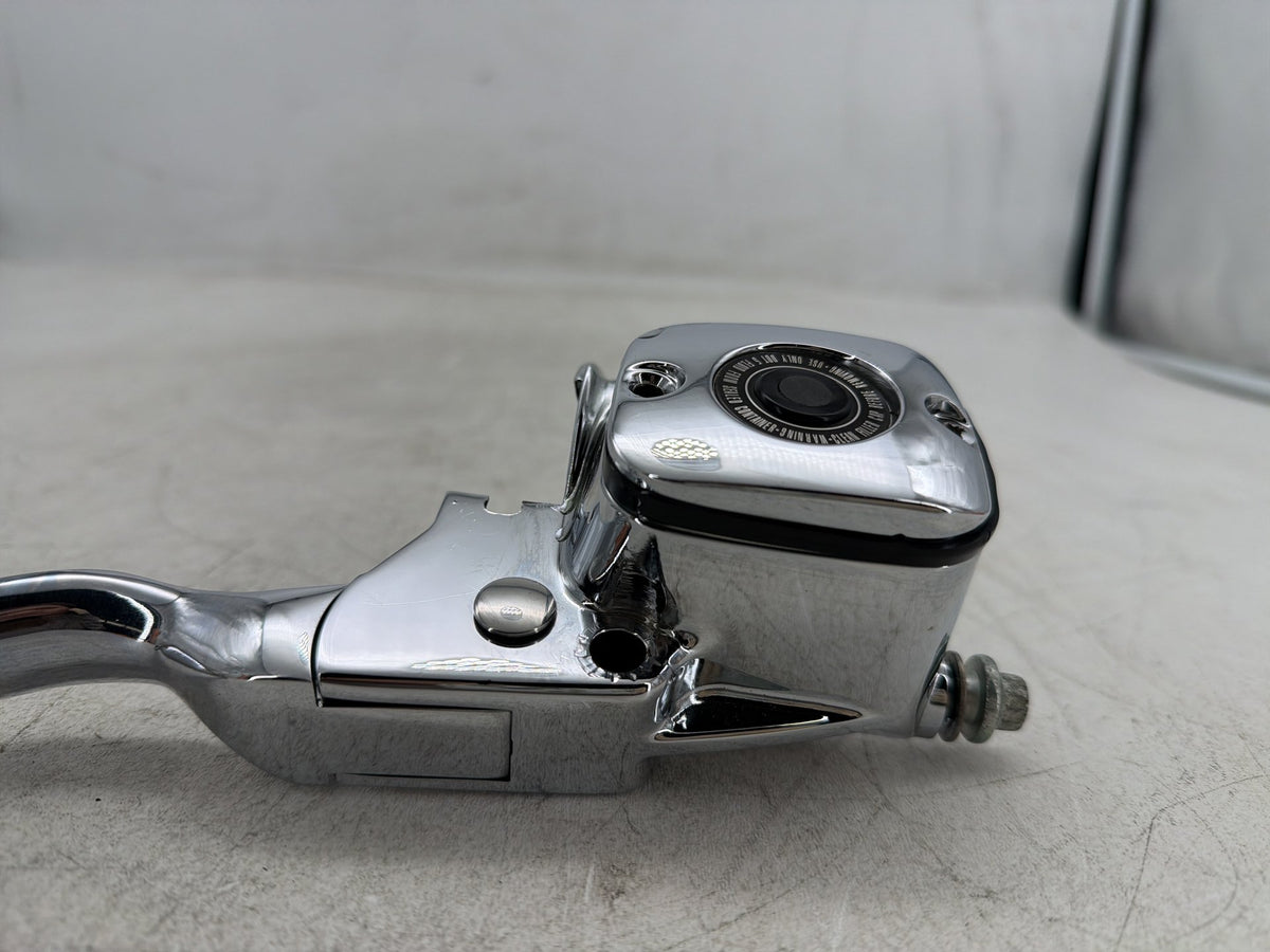 2004 Harley Electra Glide CVO Eagle OEM Front Right Brake Lever Master Cylinder