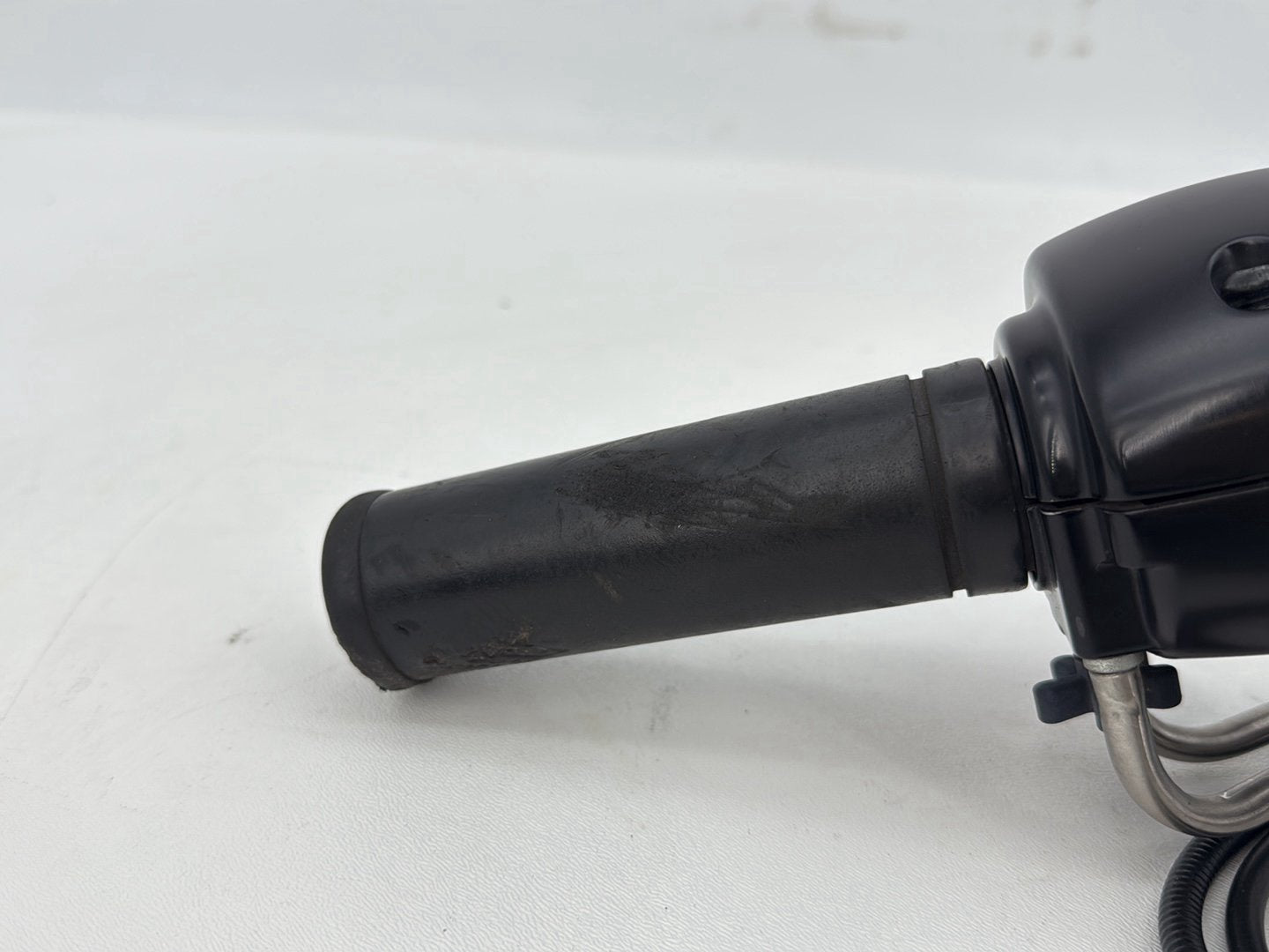 1999 - 2006 Harley-Davidson Dyna Low Rider Right Engine Start Kill Switches Controls 71684-06A