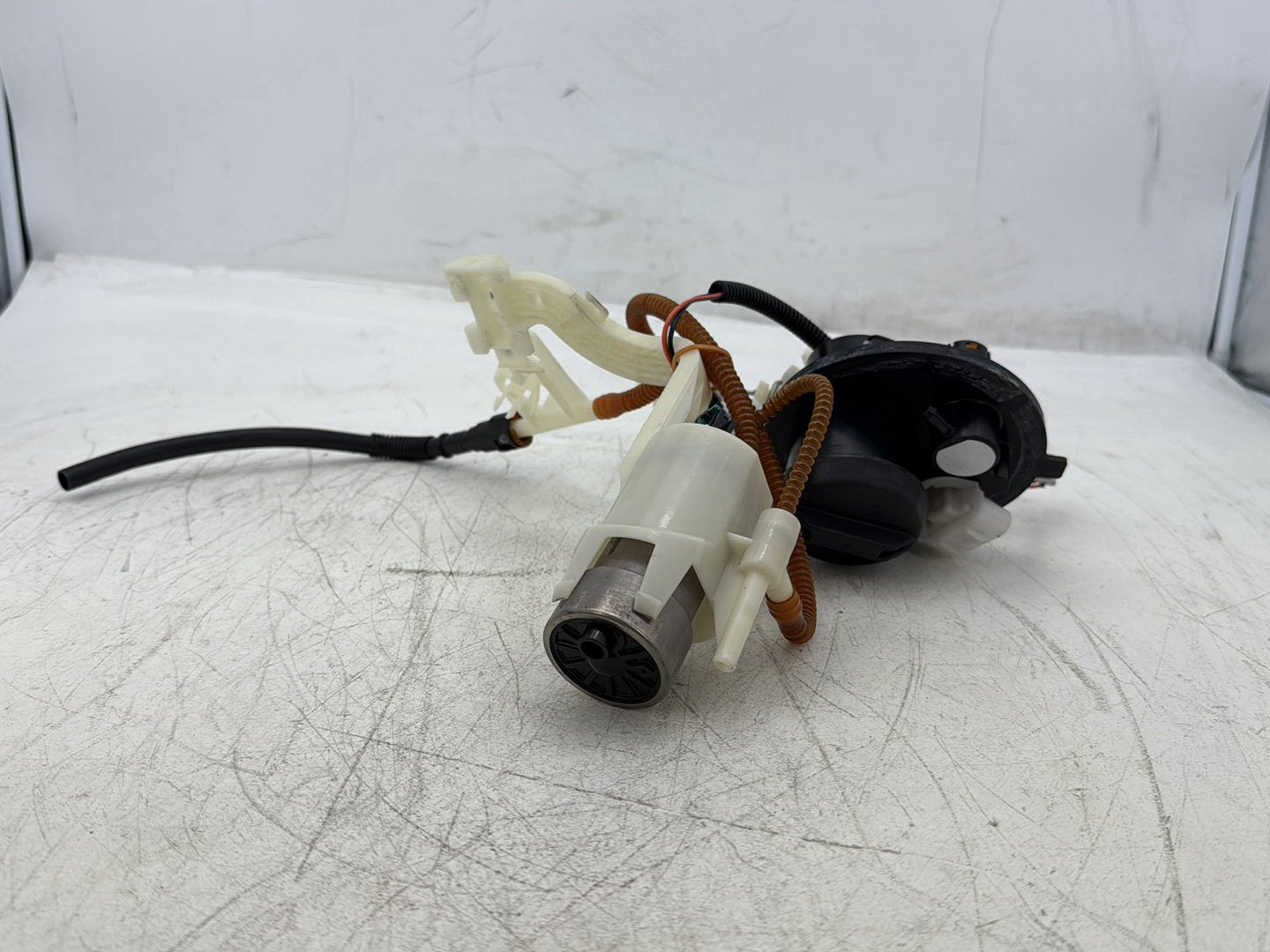 2012 Harley Street Glide Touring FLHX OEM Gas Gasoline Fuel Petrol Pump Sending