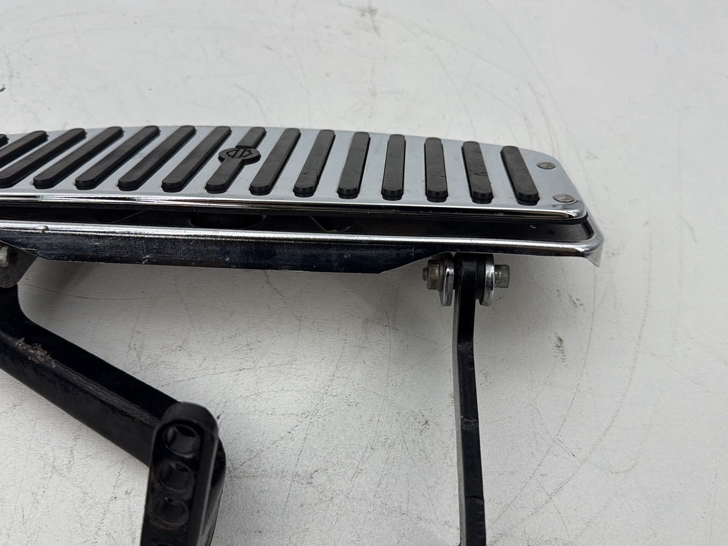 1999 - 2006 Harley-Davidson Touring CVO Screamin Eagle Road King Left Right Driver Floorboard Foot Rest 50621-79A
