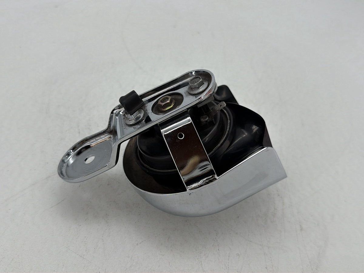 2007 Harley Dyna Street Bob FXDBI OEM Horn Signal Klaxon Chrome Cover