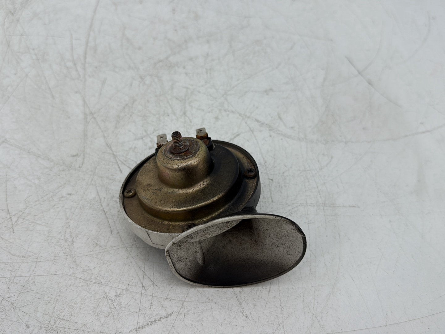 2005 Harley Dyna FXDWG Wide Glide OEM Signal Horn Klaxon Beep
