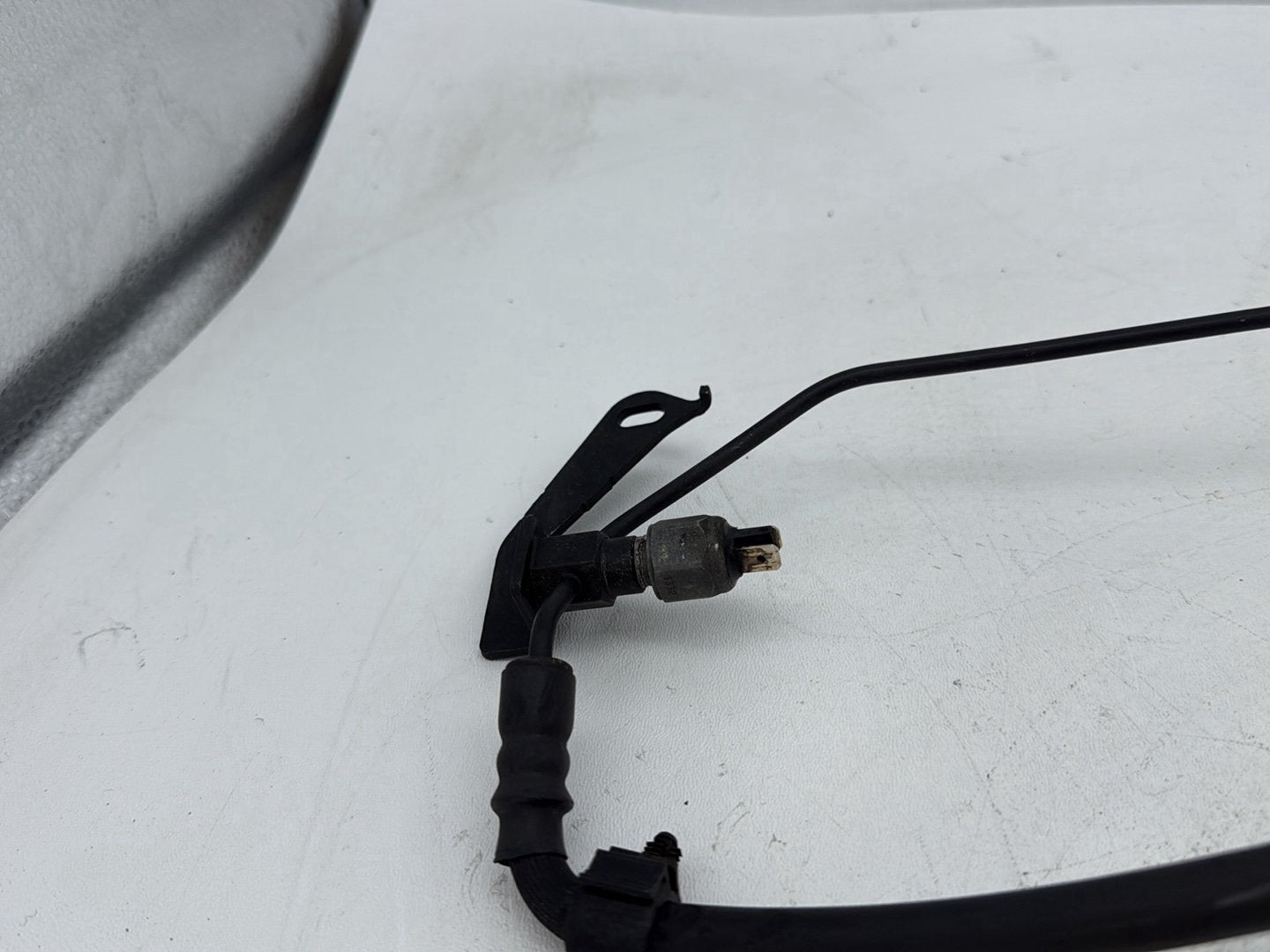 2009 Harley Street Glide Touring FLHX OEM Rear Brake Hose Line Pipe NON-abs