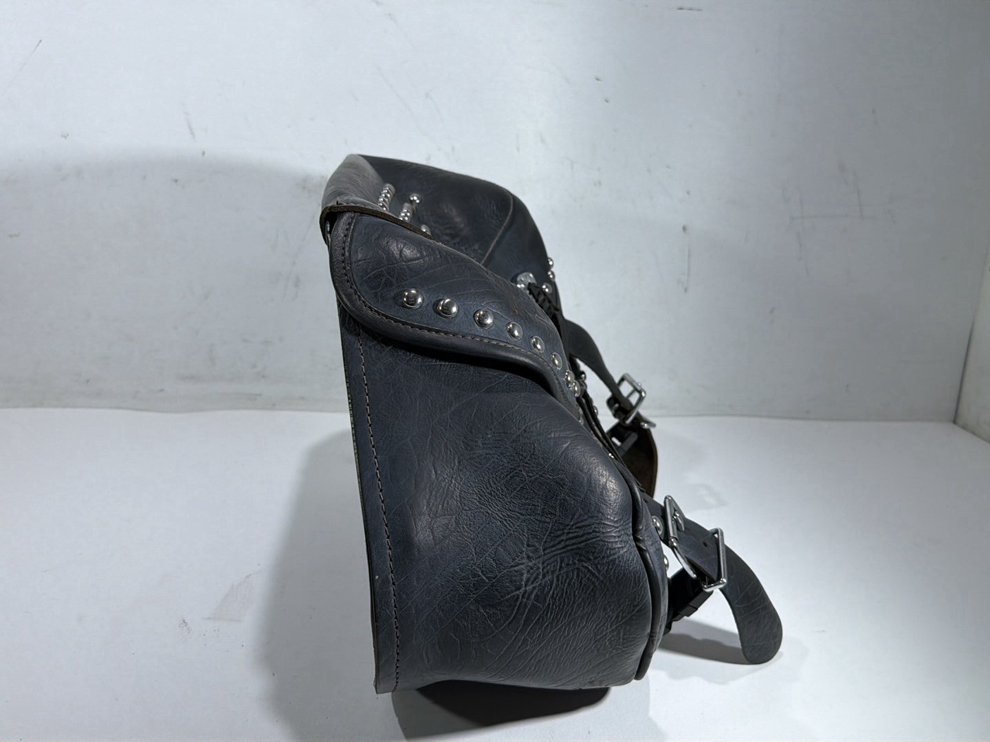 2011 Harley Heritage Softail Classic OEM Rear Right 1 Saddlebag Luggage Leather