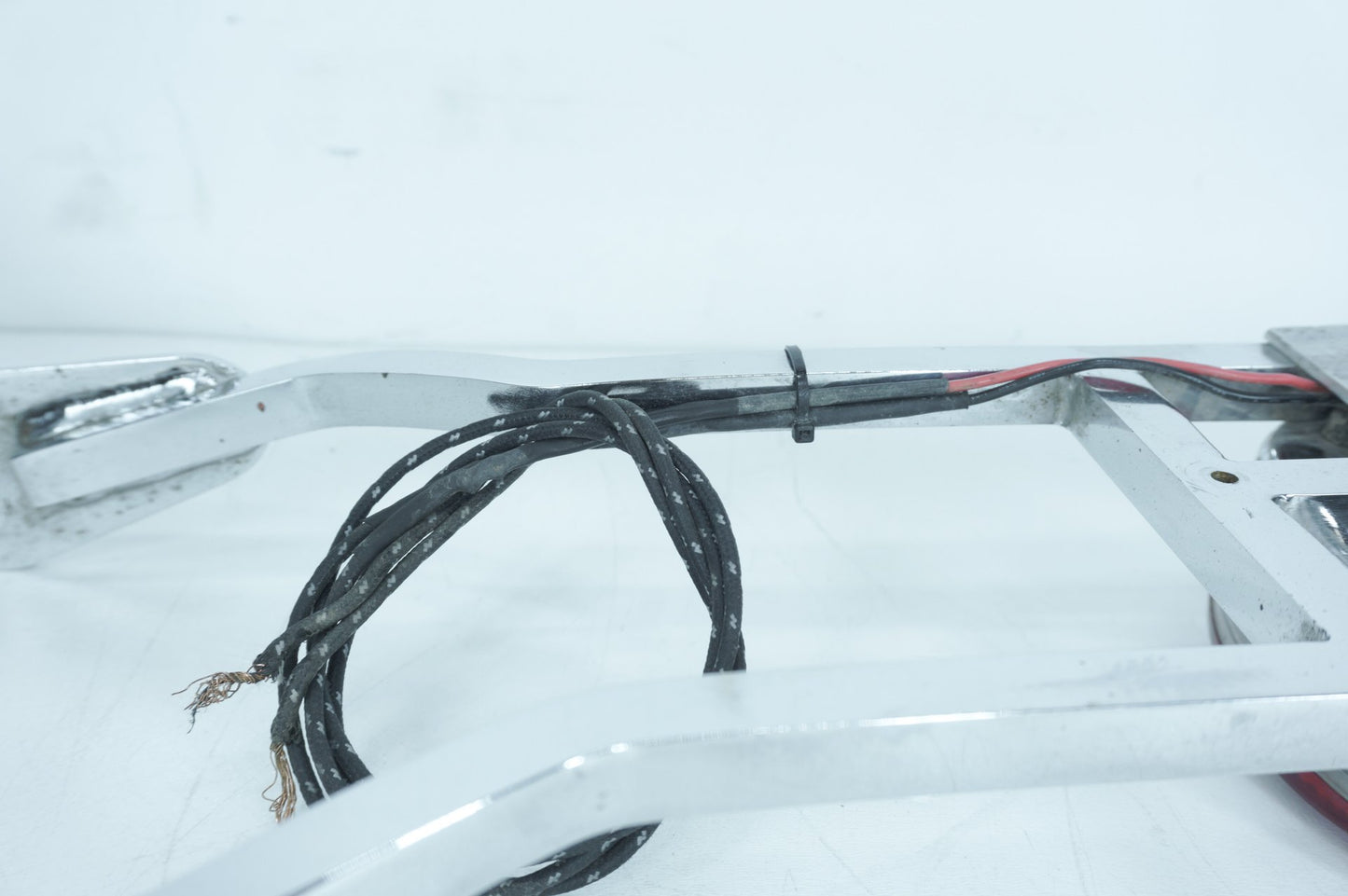 1999 - 2006 Harley-Davidson Dyna Low Rider Rear Back Sissy Bar Rail Sissybar 68230-88B