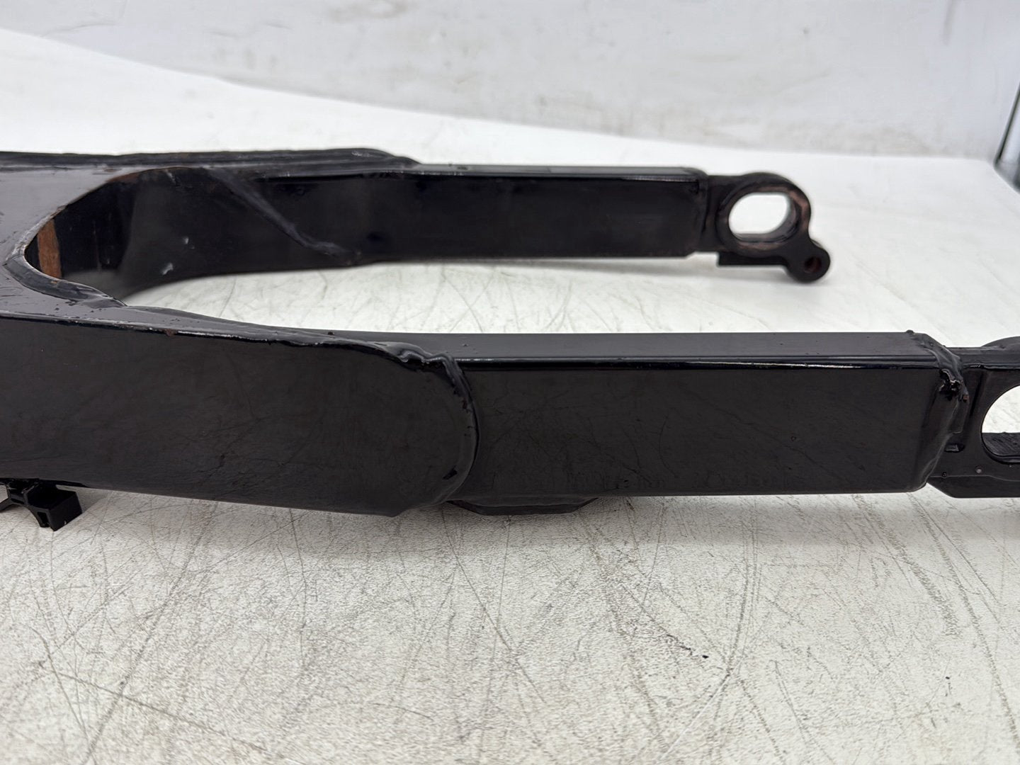 2004 Harley Road King Touring Custom FLHRSI OEM Rear Fork Swingarm Swing Arm