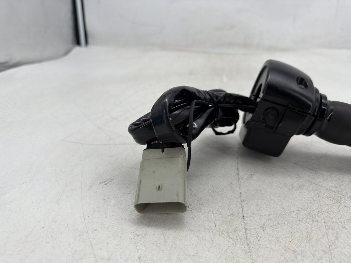 13 Harley Electra Glide Touring OEM Left Turn Signal Headlight Switches Controls