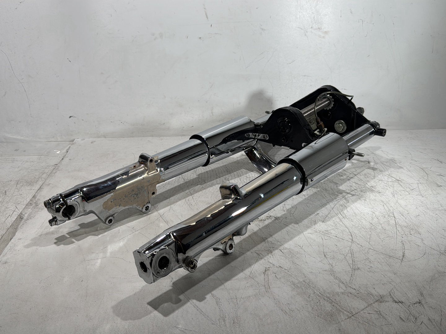 1996 Harley Road King Touring Police FLHPI OEM Front Triple Tree Set & LH RH Fork Legs Sliders