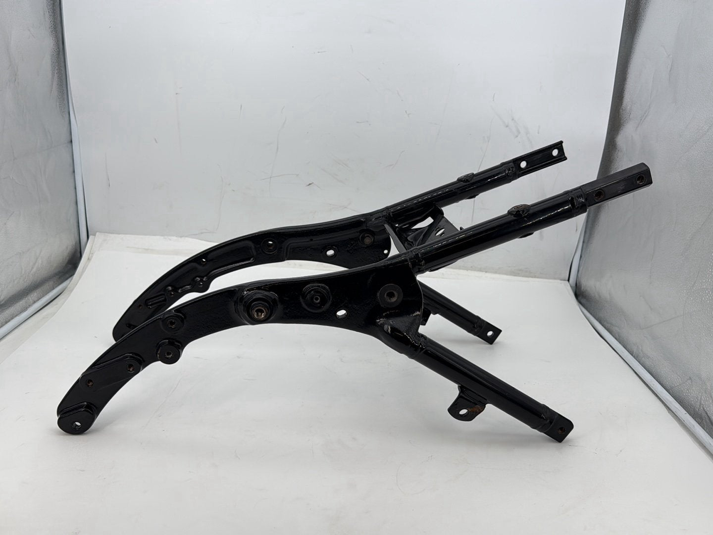 11 Harley Road King Touring Classic OEM Rear Back Sub Frame Rail Bar 48079-09BHP