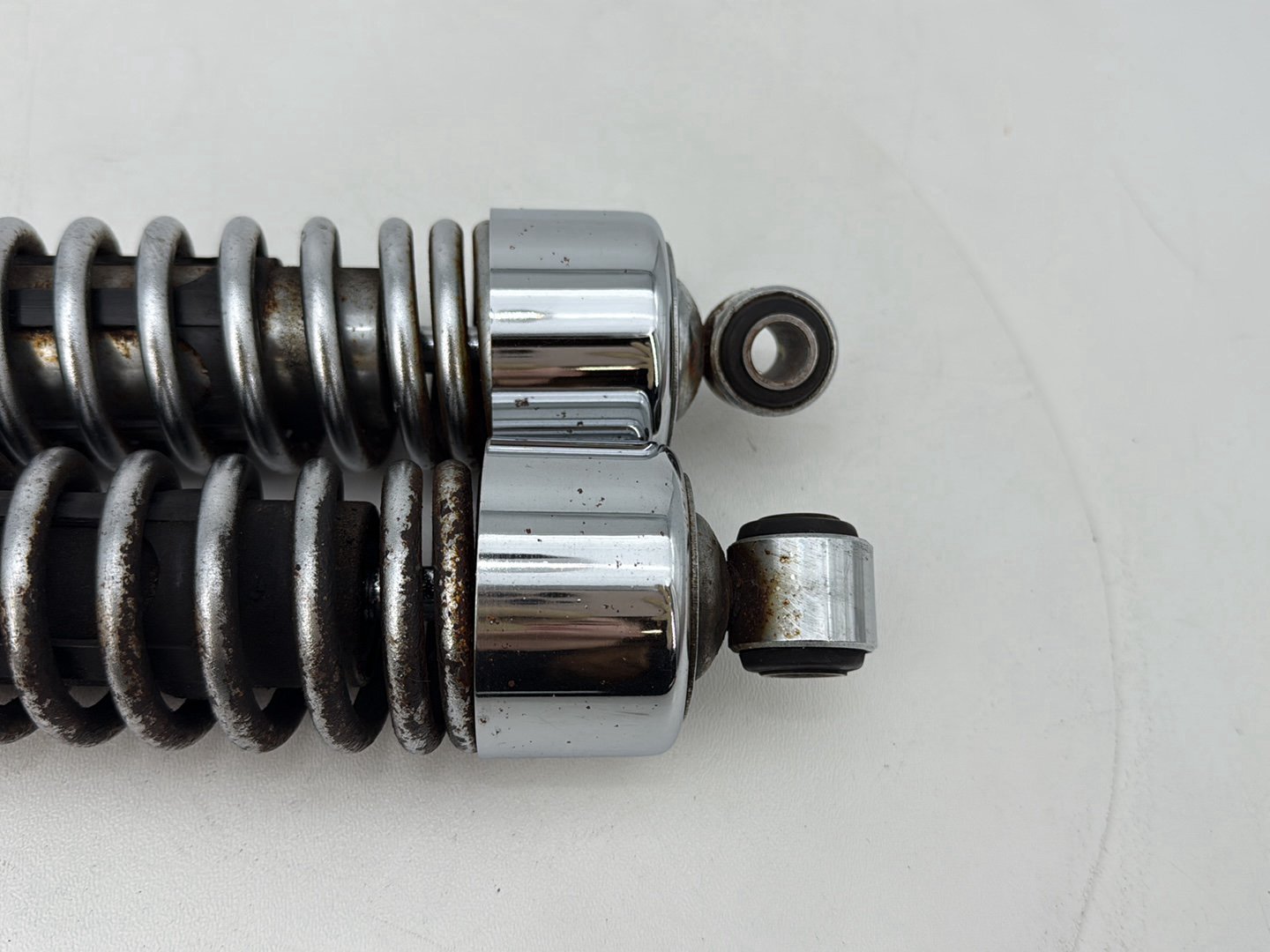 2004 - 2013 Harley-Davidson Sportster 883 Custom Rear Left Right Shock Absorbers 54568-04