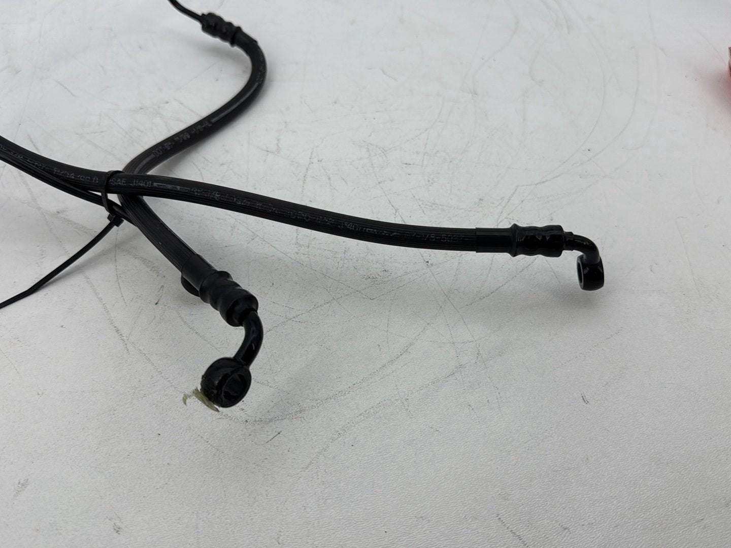 2000 Harley Touring FLHTCI Electra Glide Classic OEM Front Brake Hose Line Pipe
