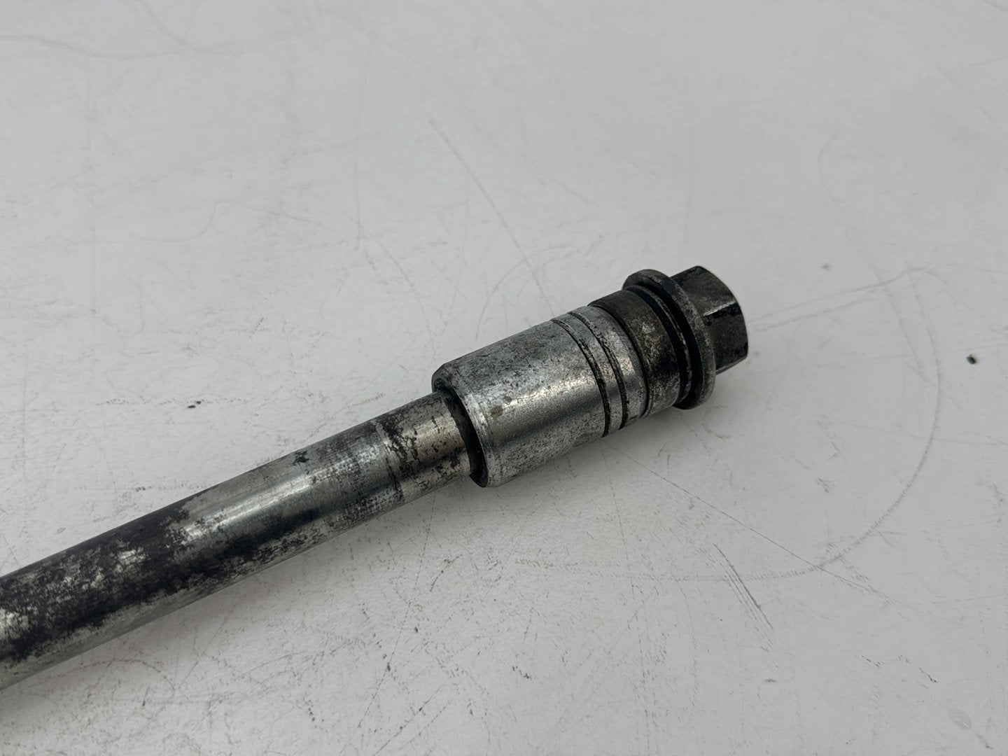 1999 - 2006 Harley-Davidson Touring Electra Glide Classic Rear Wheel Axle Bolt Shaft 41110-89