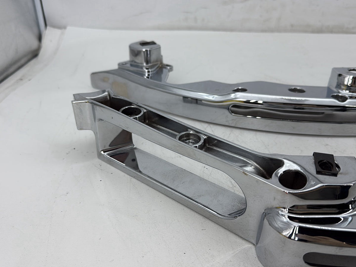 2017 Harley Road Glide Touring OEM Left Right Saddlebag Fender Struts Brackets