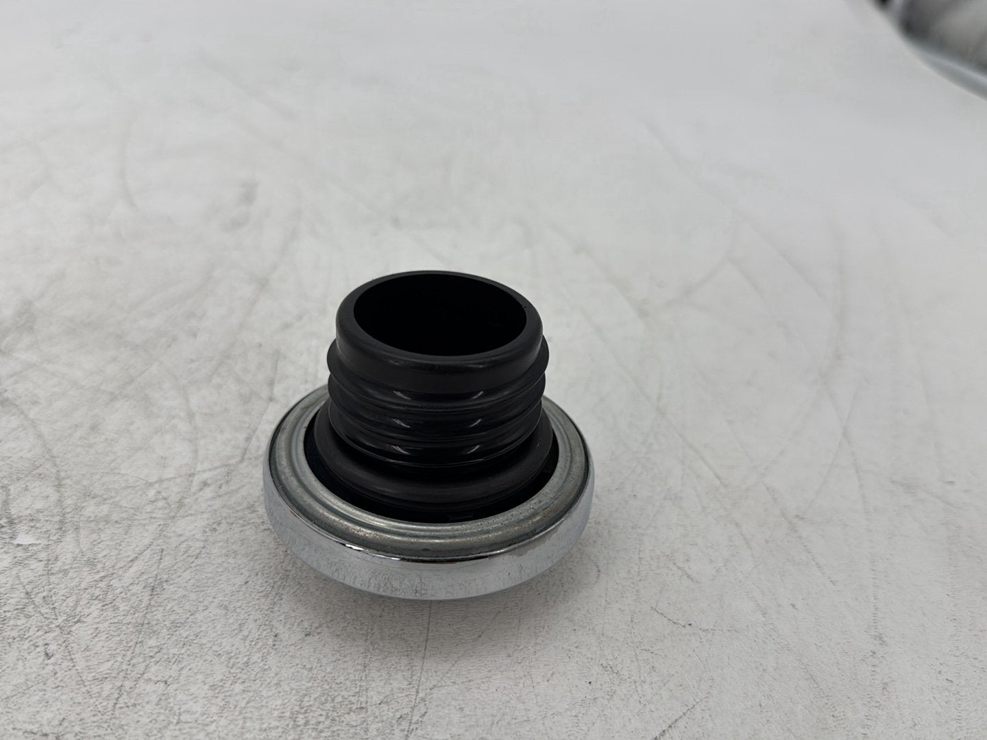 2000 Harley Dyna FXDWG Wide Glide OEM Fuel Cap Gas Tank Bushing Hub