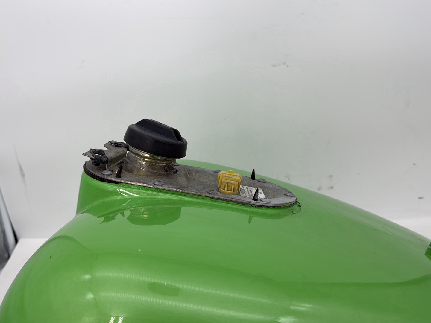 1999 - 2006 Harley-Davidson Touring Electra Glide Fuel Gas Tank Gasoline Reservoir 	61356-03