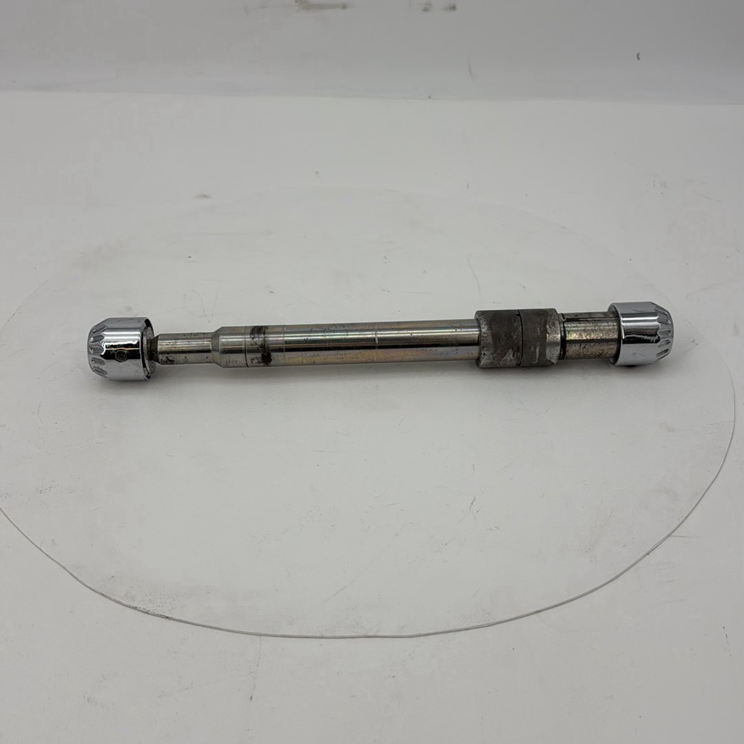 2007 - 2012 Harley-Davidson Touring Street Glide Front Wheel Axle Bolt Shaft 43364-00