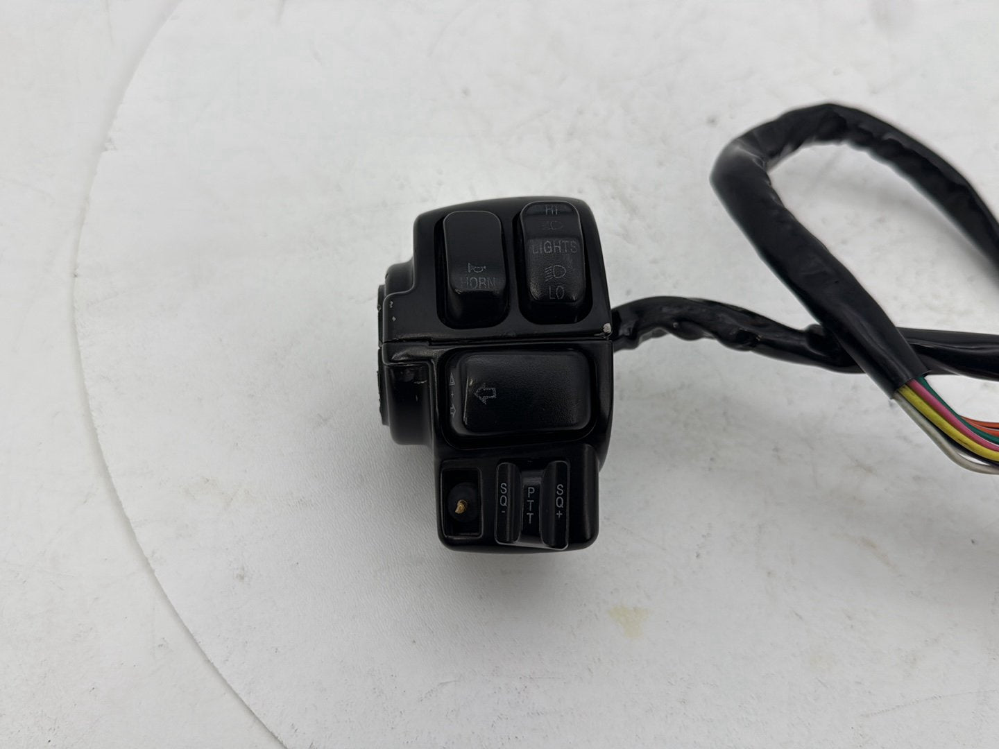 1999 - 2006 Harley-Davidson Touring Electra Glide Ultra Left Turn Signal Headlight Switches Controls  	71682-06