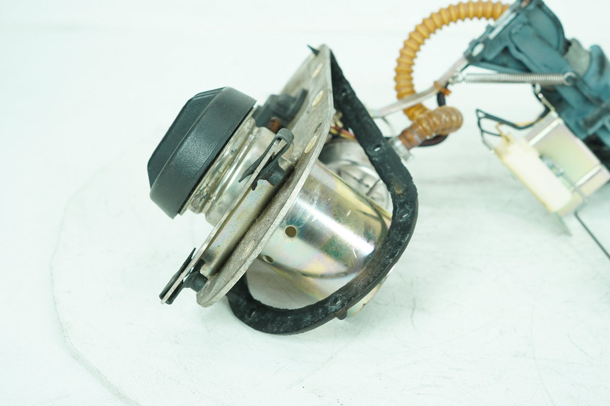 2005 Harley Touring FLTRI Road Glide OEM Fuel Pump Gas Gasoline Petrol Sending