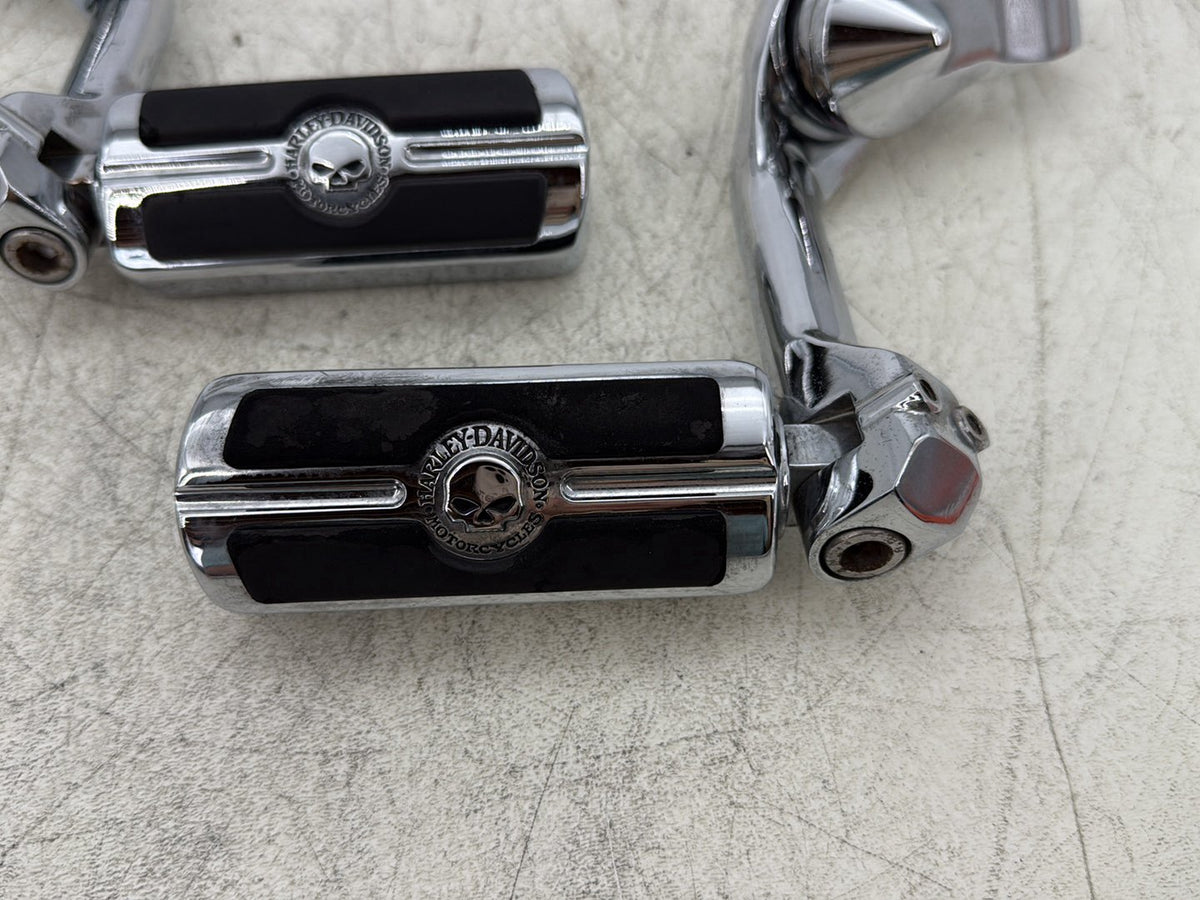 2007 Harley Touring Electra Classic Front Right Left Highway Foot Pegs SKULL