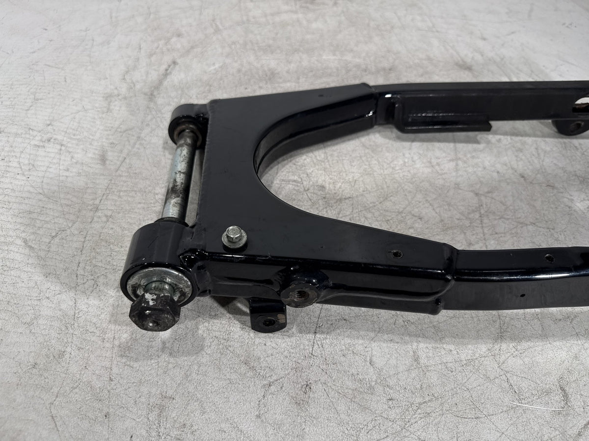 2000 Harley Sportster 1200 Custom XL1200C OEM Rear Wheel Axle Bolt Shaft