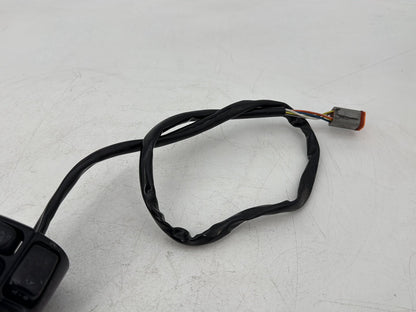 1999 - 2006 Harley-Davidson Dyna Super Glide Left Turn Signal Headlight Switches Controls  	71682-06A