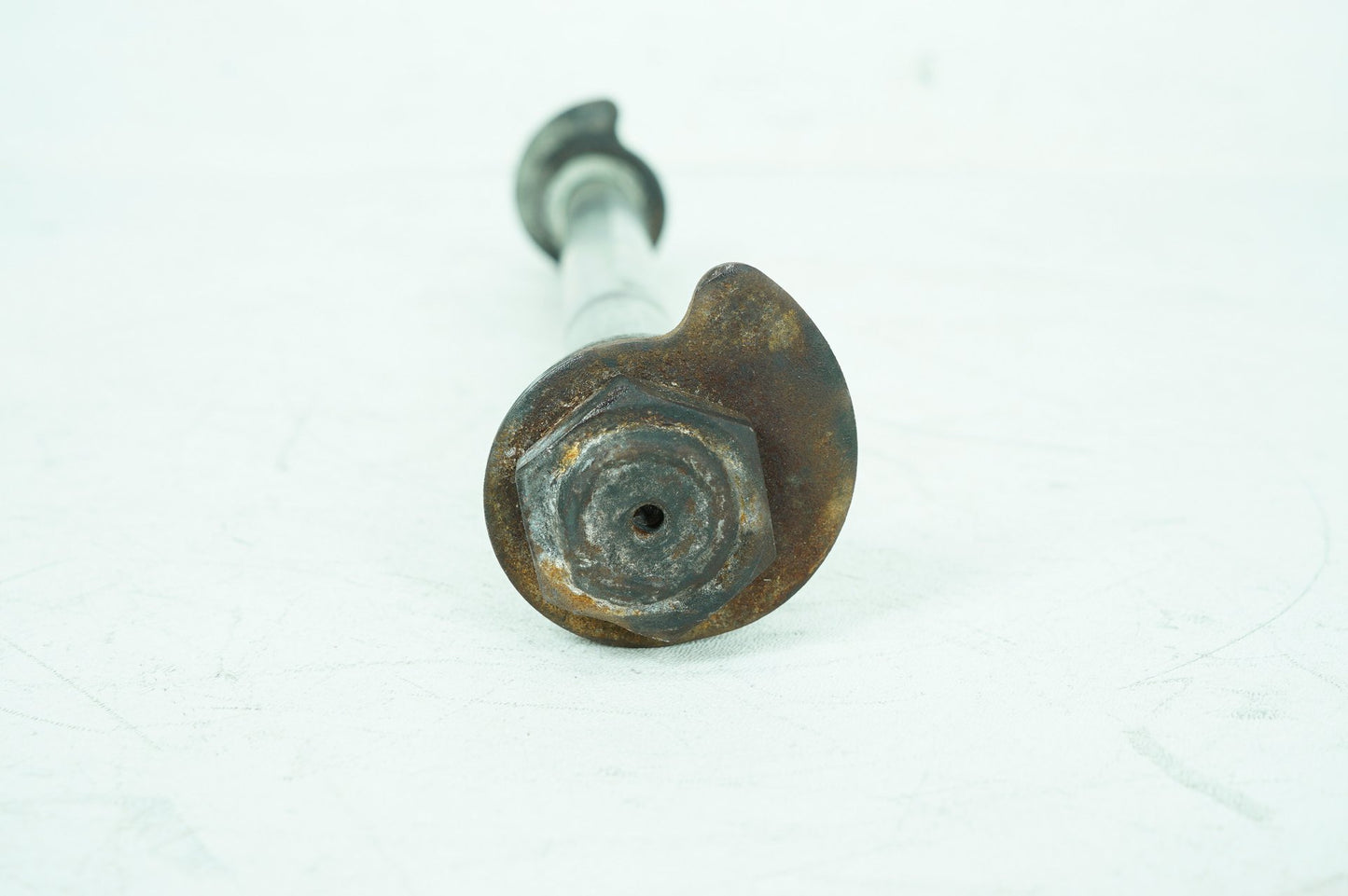2007 - 2011 Harley-Davidson Touring Electra Glide Ultra Rear Wheel Axle Bolt Shaft 41056-09