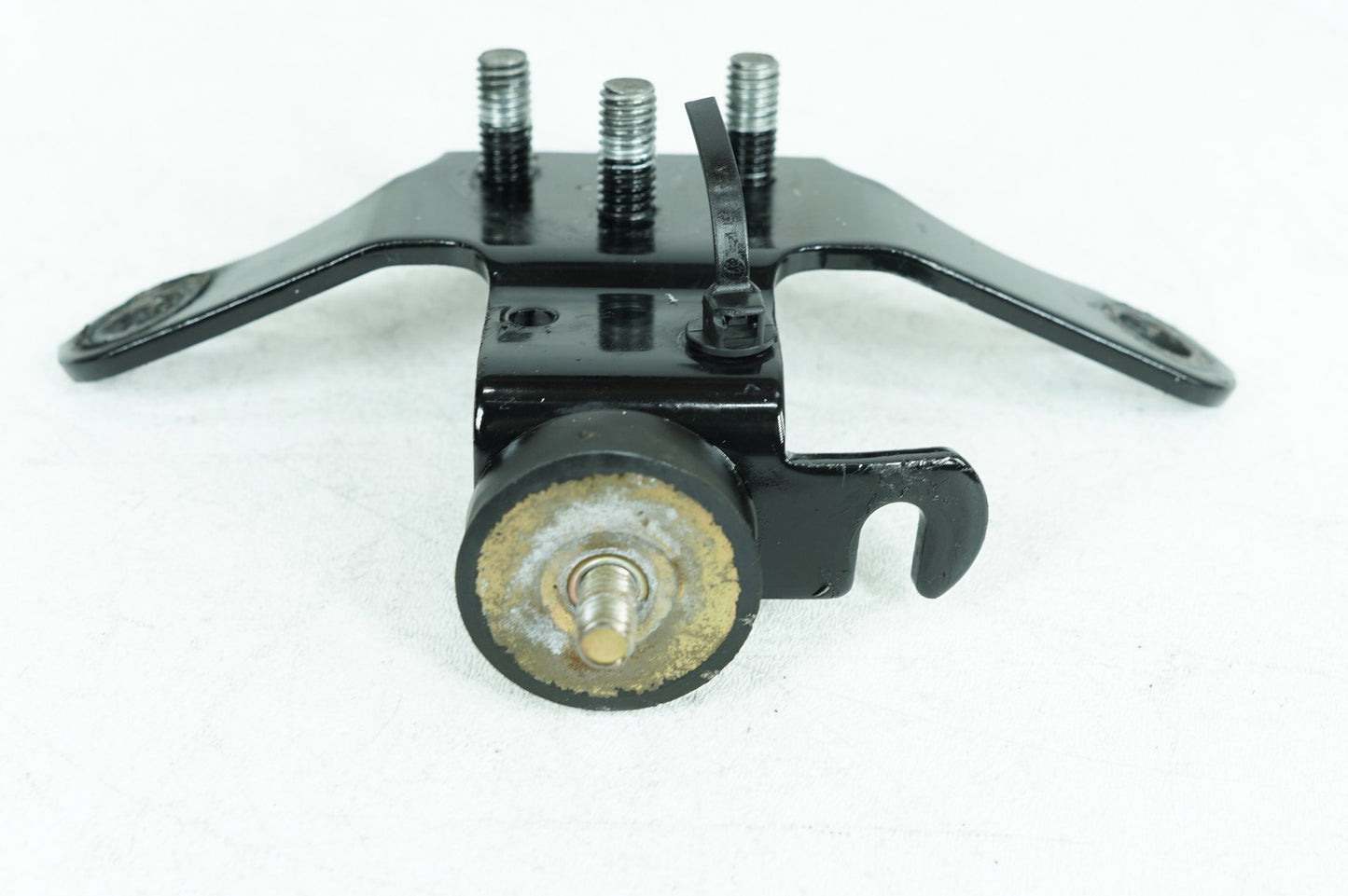 1999 - 2006 Harley-Davidson Softail Heritage Classic Engine Motor Mount Bracket  	69046-01