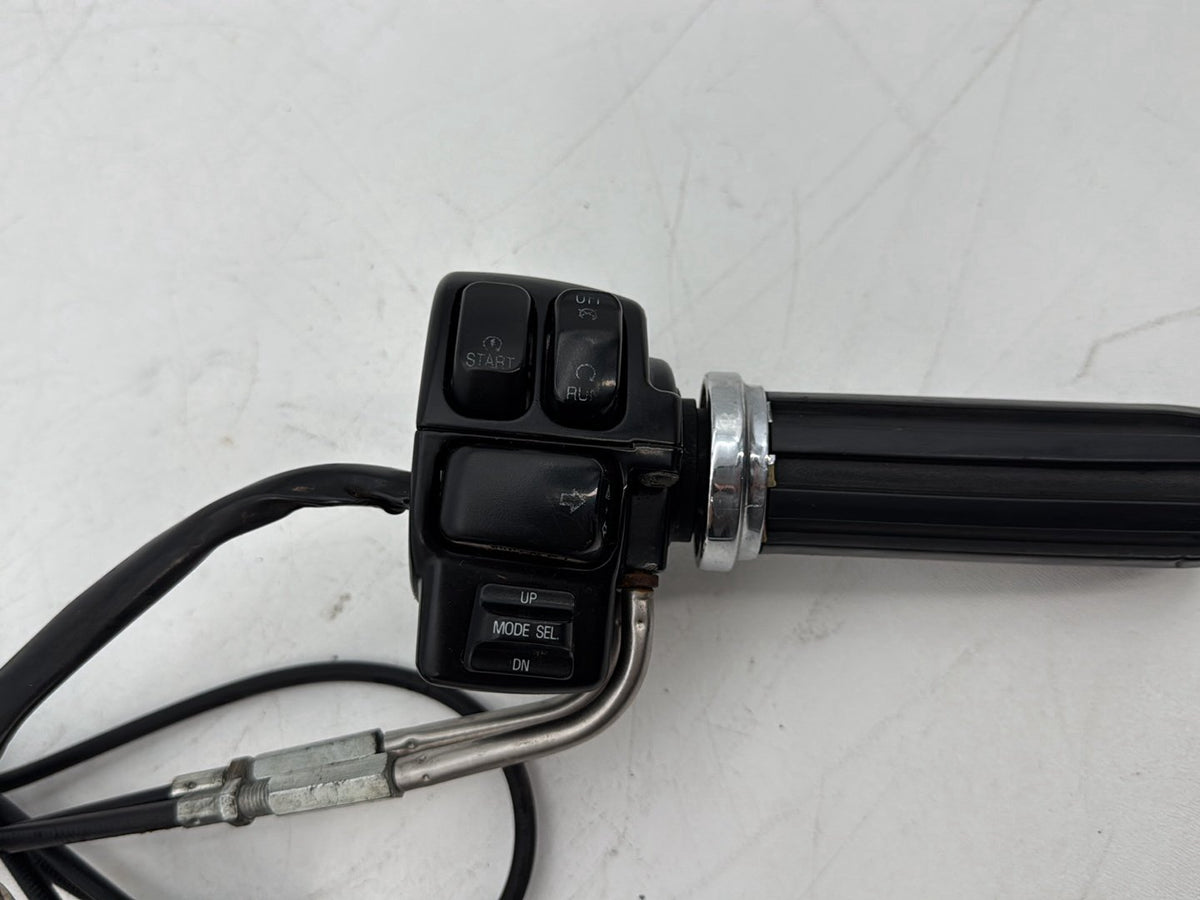 1999 - 2006 Harley-Davidson Touring Electra Glide Classic Right Engine Start Kill Switches Controls 71684-06A